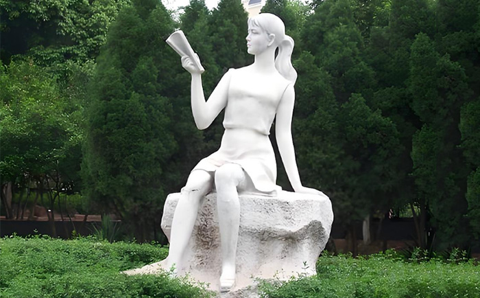 千年匠心，傳世之美——優(yōu)藝雕塑定制人物石雕藝術(shù)