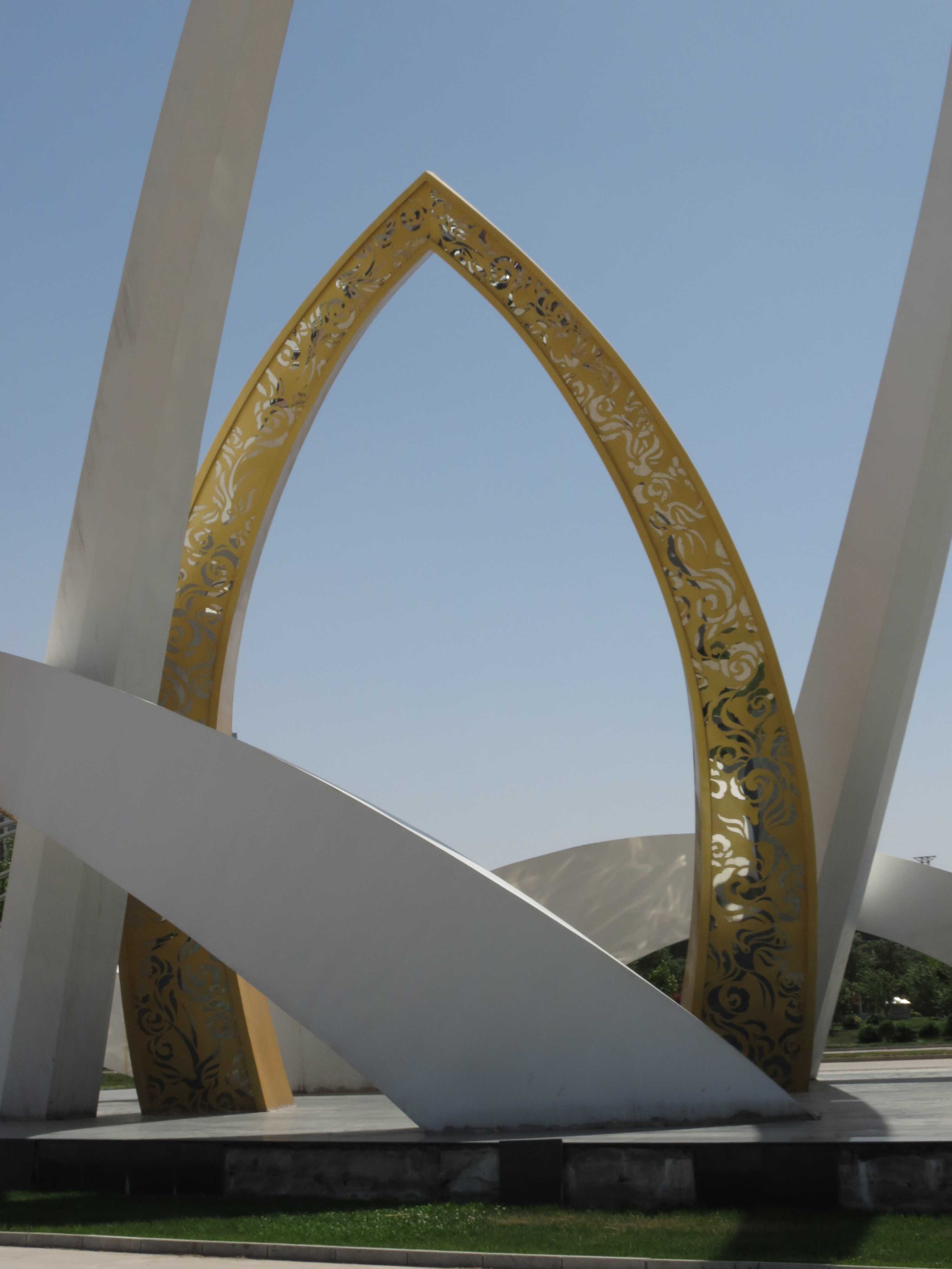 大型不銹鋼雕塑，機(jī)場(chǎng)不銹鋼雕塑，廣場(chǎng)景觀雕塑